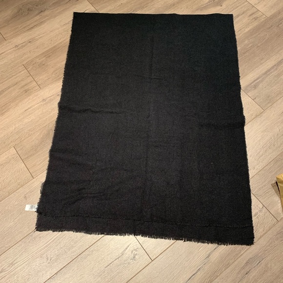 Old Navy. 2 x scarf. Extra large unisex scarves. NWOT. ❄️ - Picture 4 of 6